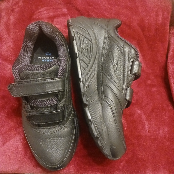 Brooks Addiction Walker Men's Size 7.5 Color" Black Pre-owned - Picture 4 of 12